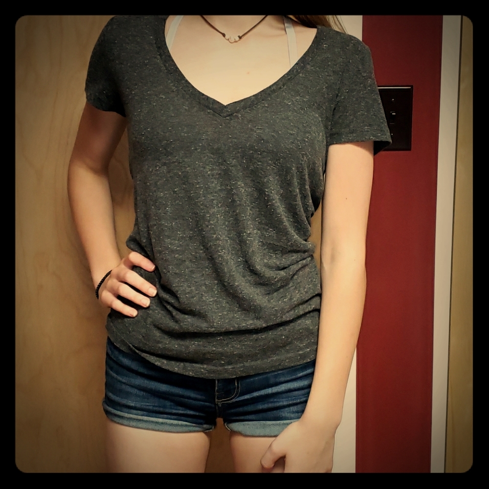 Wet Seal gray v-neck basic tee